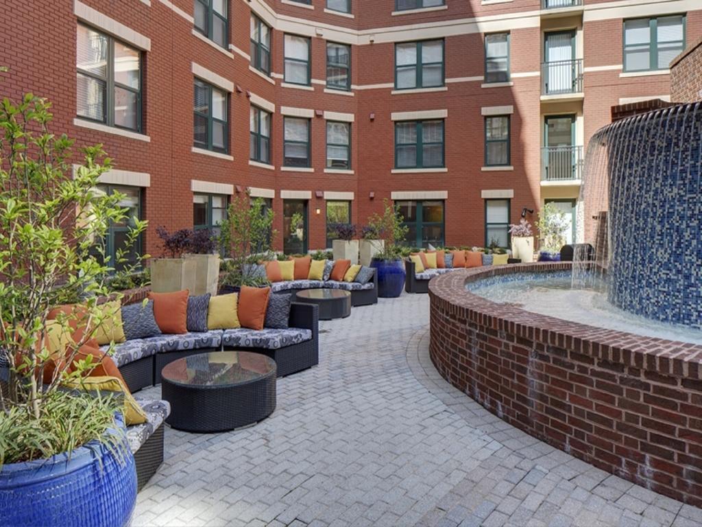 Global Luxury Suites At Thomas Circle Washington Exterior photo