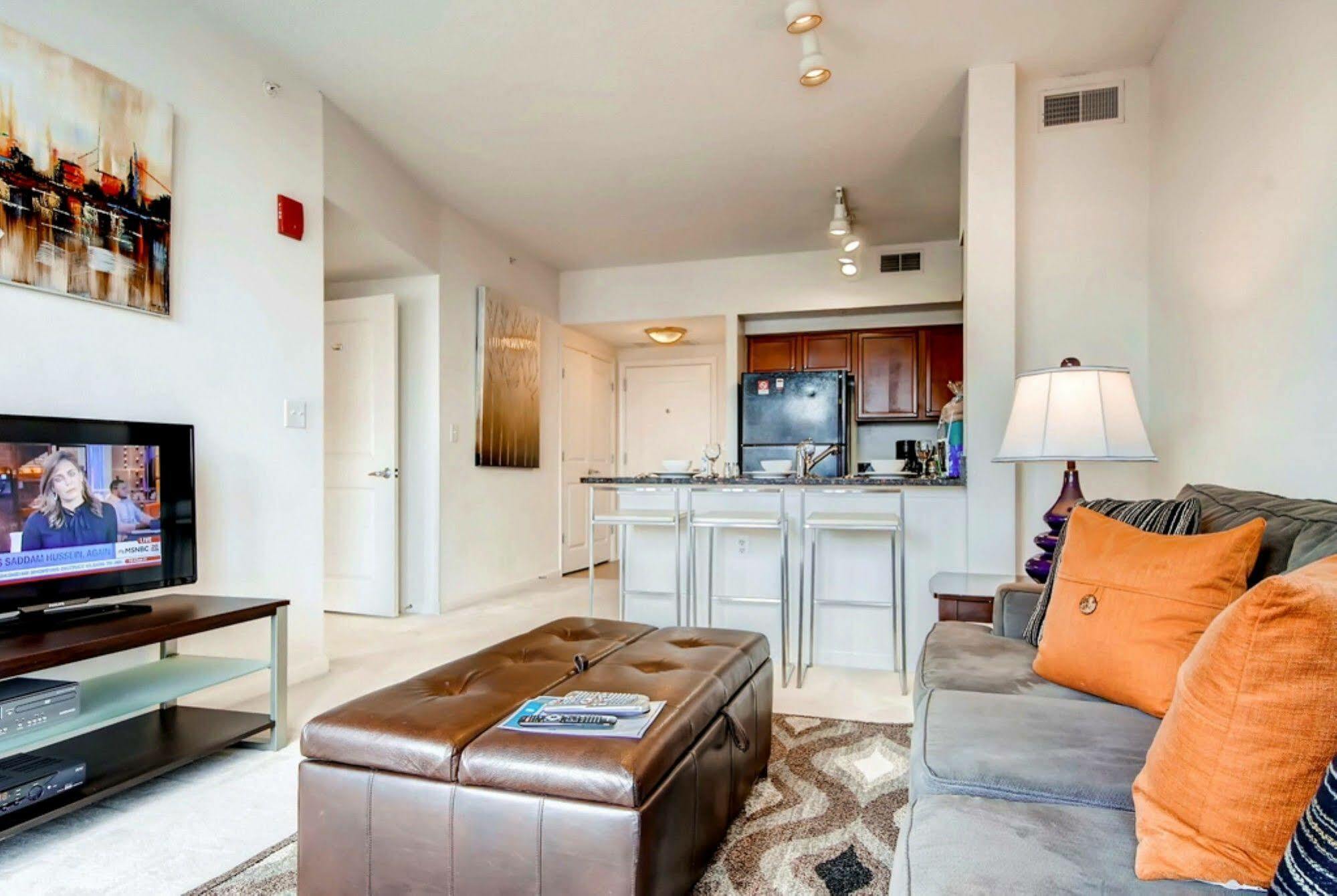Global Luxury Suites At Thomas Circle Washington Exterior photo