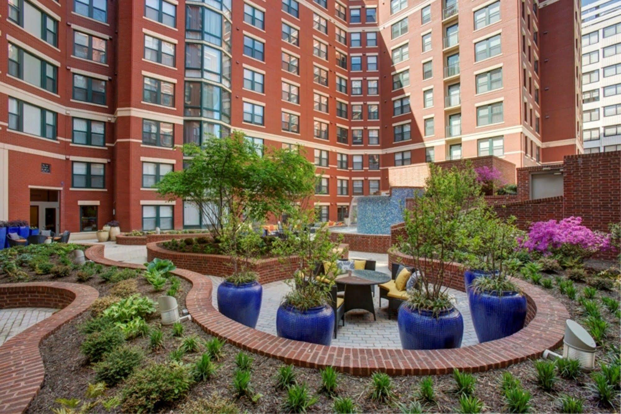 Global Luxury Suites At Thomas Circle Washington Exterior photo